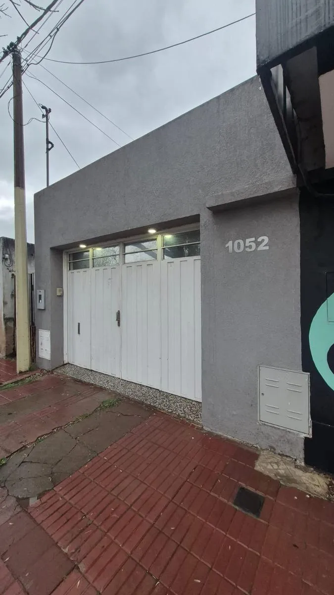 Casa en Av Aristobulo del Valle al 1000