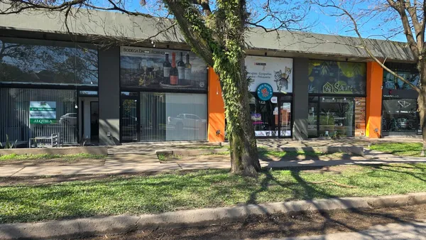 Local Comercial en Alquiler Local - Moreno 900, casi Pte Perón.