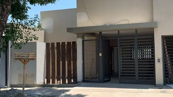 Casa en Anduiza al 200