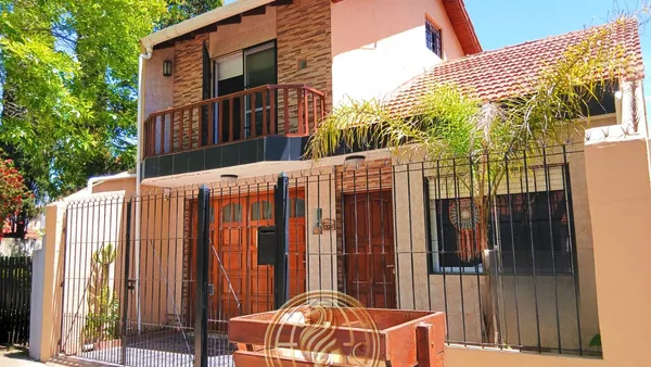 Casa en Castelli al 600