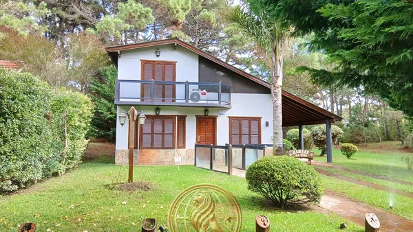 Casa en Crisantemos al 100