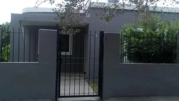 Casa en Tacuarí Esquina Moreno