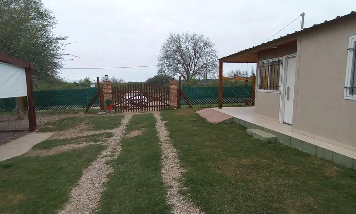 Terreno en Colinas del Rey 1422