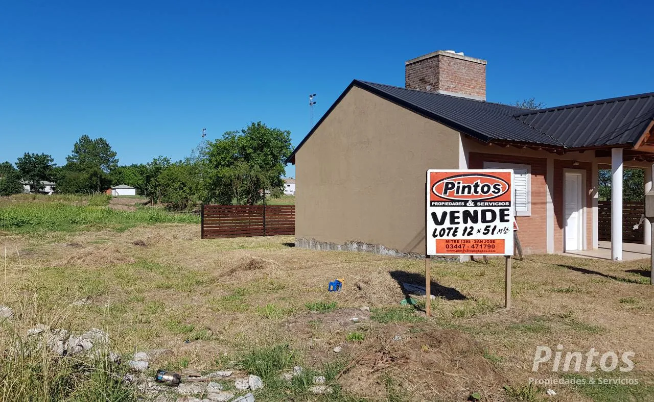 Terreno en Paso de los Andes e/ Caseros y 3 de Febrero