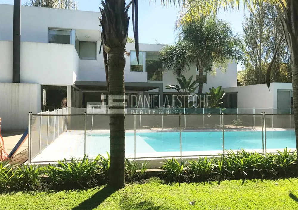 Casa en Ayres de Pilar