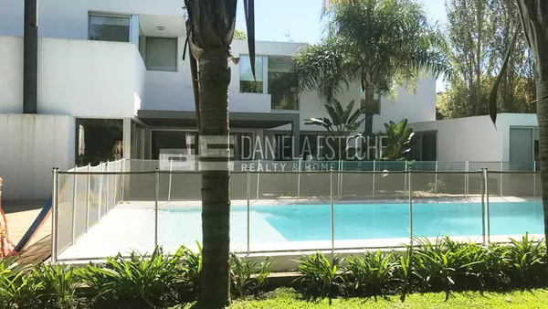 Casa en Ayres de Pilar