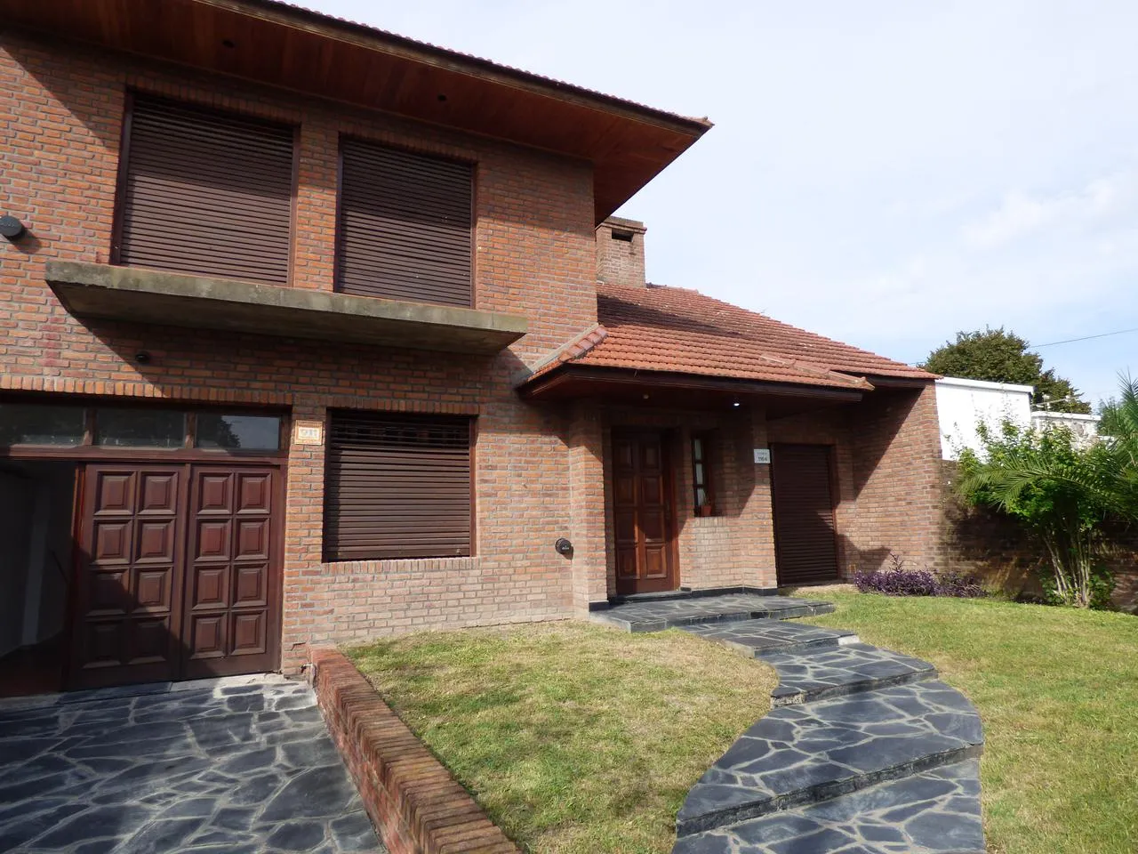 Casa en 9 e/ 44 y 45 n 1164