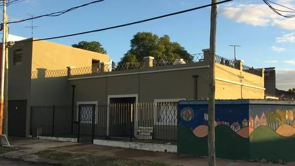 Casa en Madariaga esquina Garzon - LUIS GUILLON