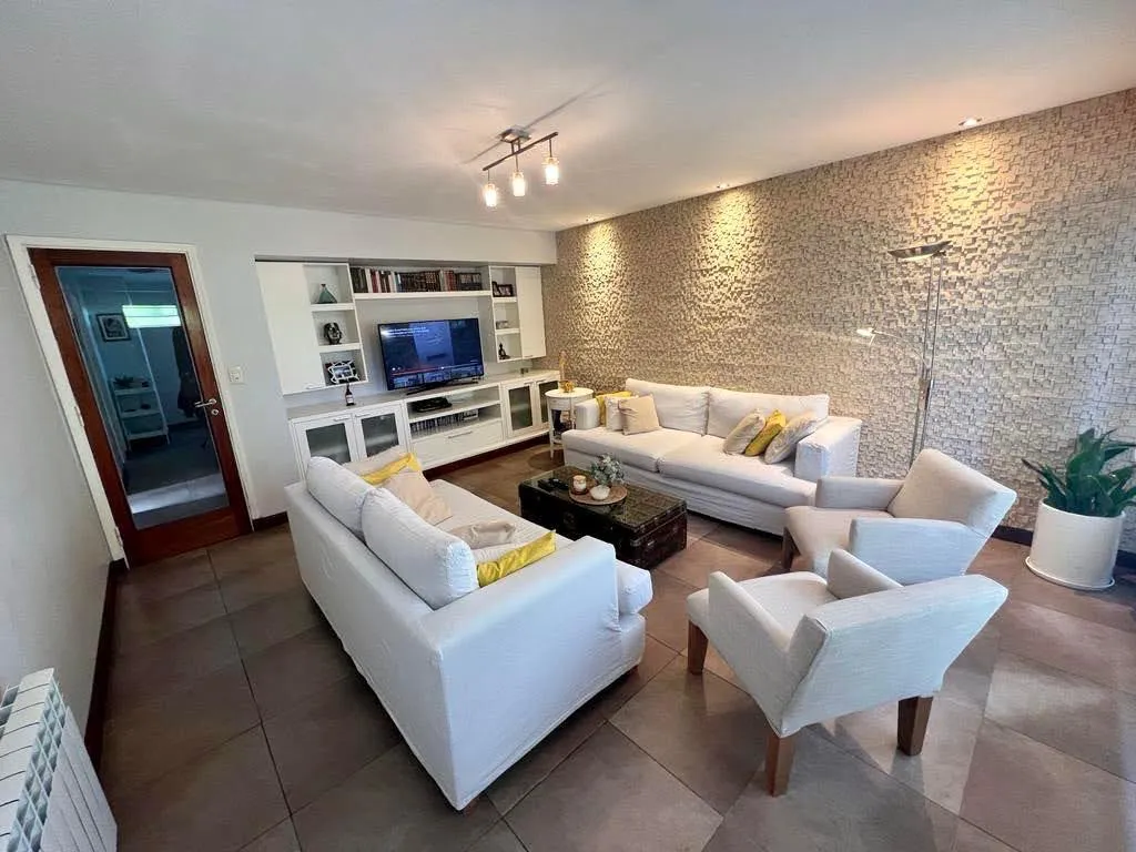 Departamento en Chacabuco al 4300