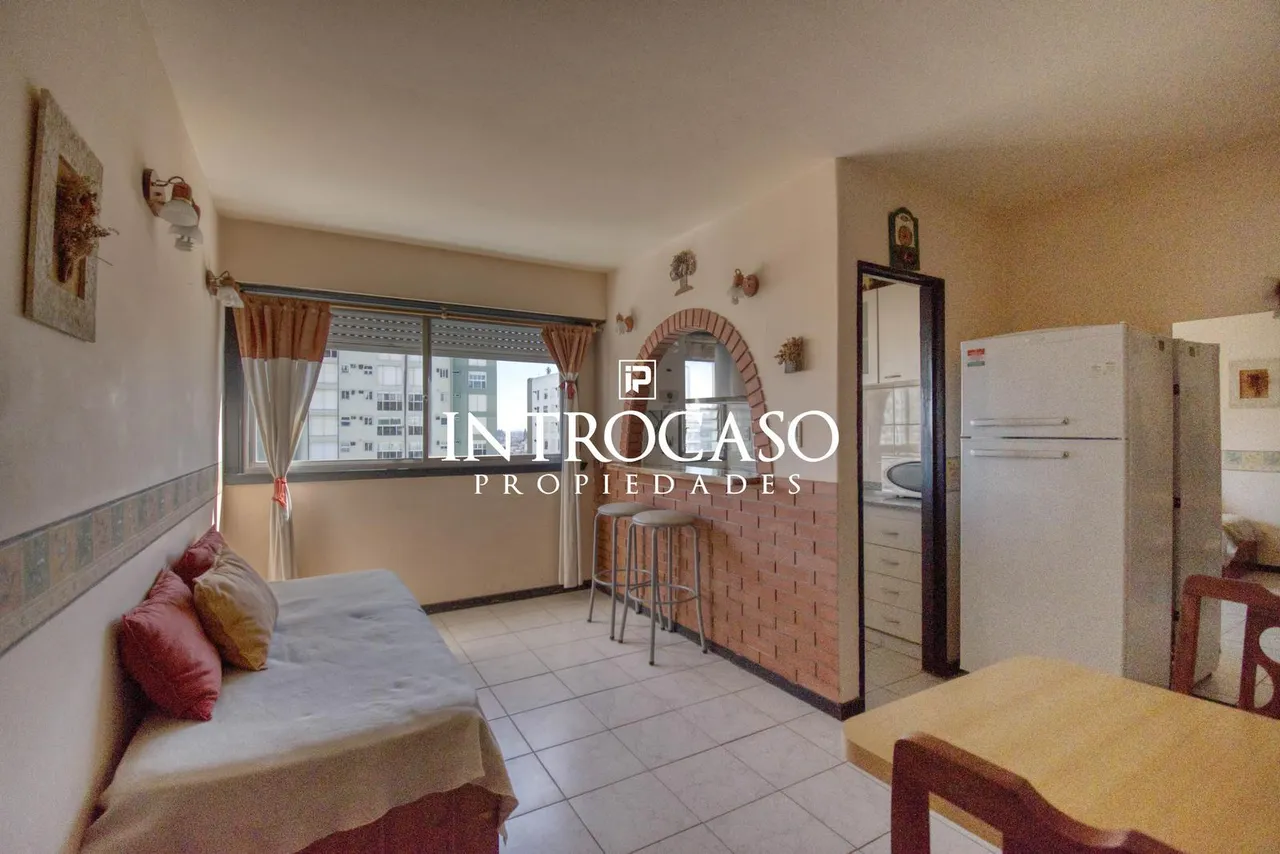 Departamento en Luro al 2200