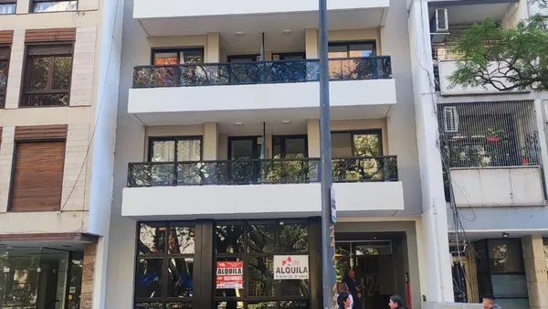 Departamento en Figueroa Alcorta 241.