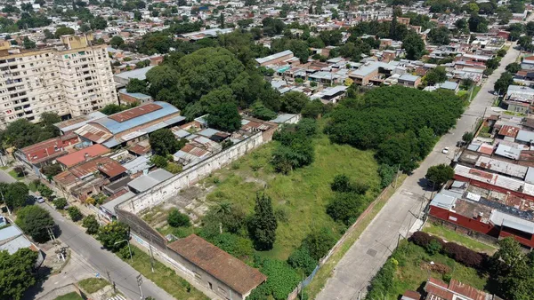 Terreno en Rivadavia al 2300