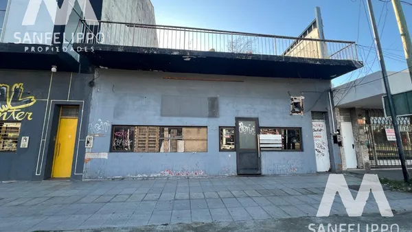 Local Comercial en Av calchaqui al 2700