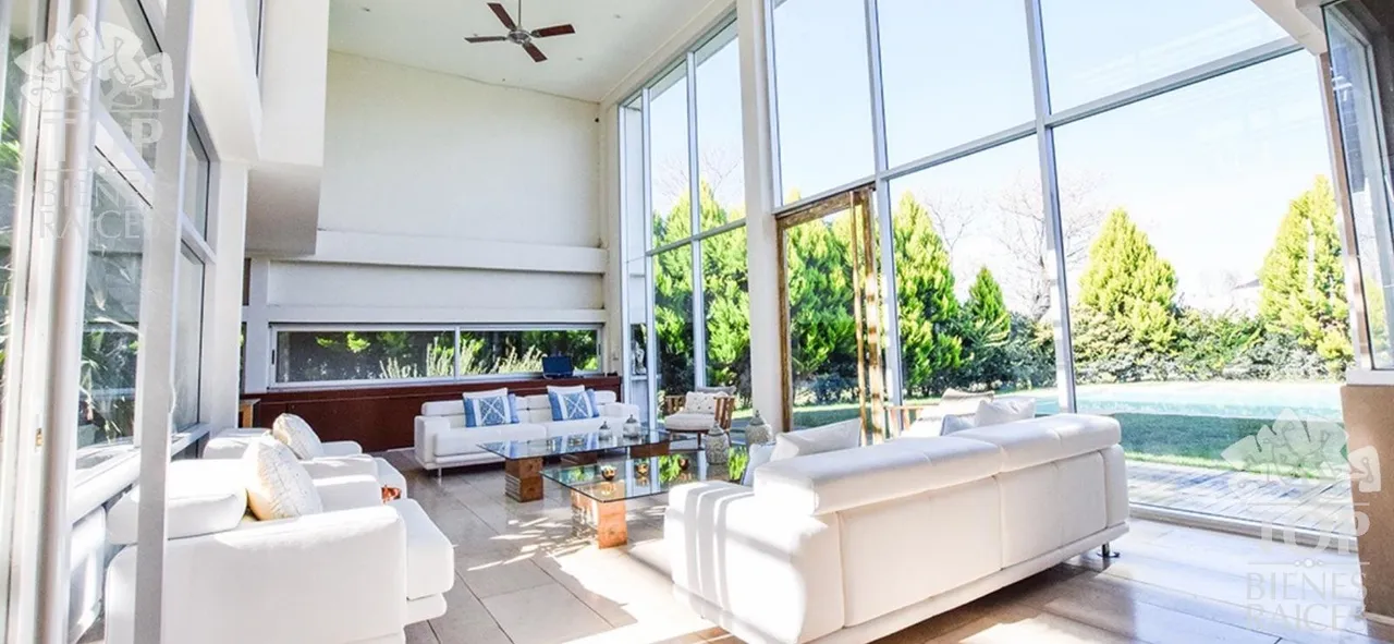 Casa en Casa-Venta-Haras Santa María Escobar