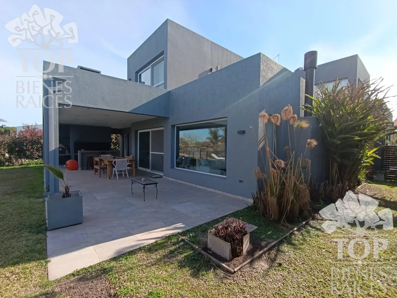 Casa en avenida de los lagos al 100
