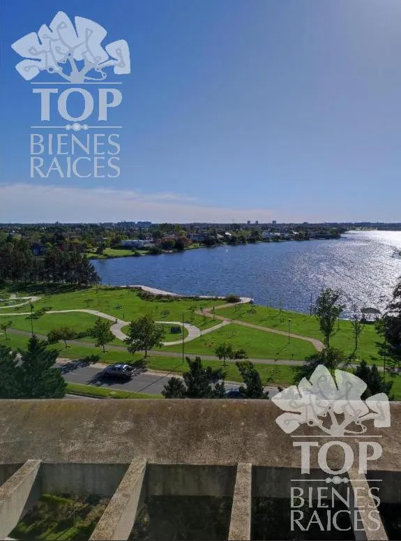 Departamento en av de los lagos al 3100