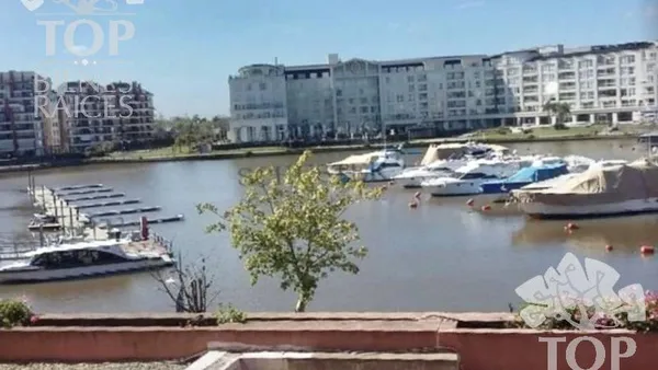 Departamento en Av del Puerto 200