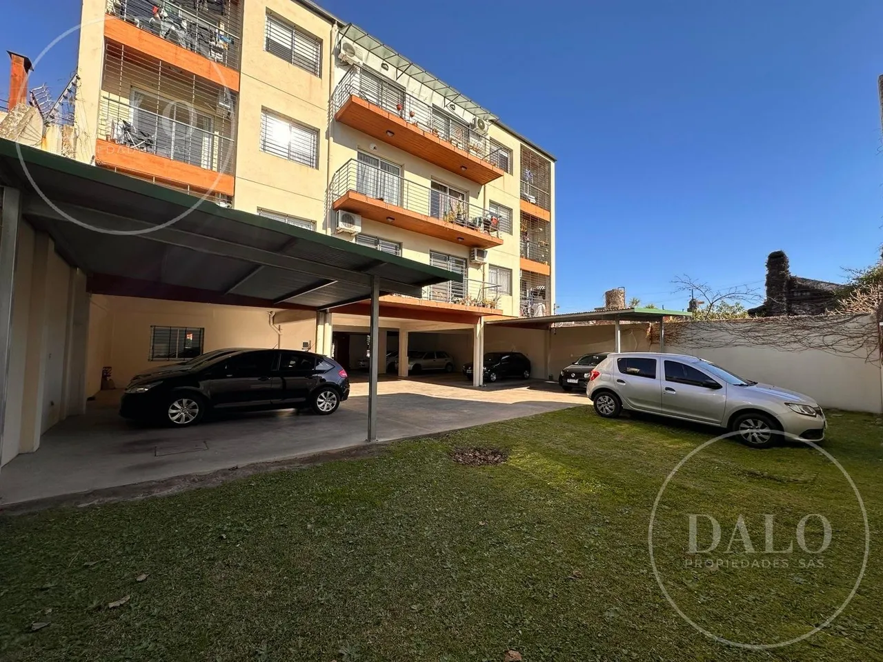 Departamento en Guido y Spano al 700