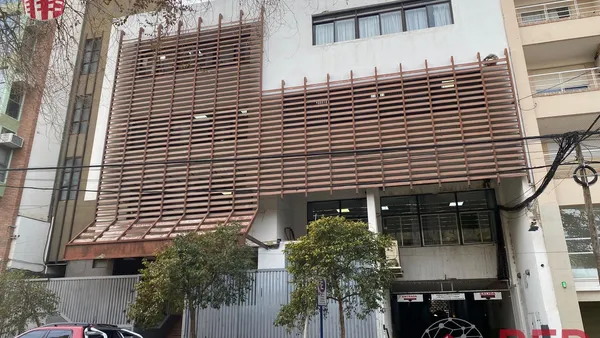 Cochera en Hipólito Yrigoyen al 100