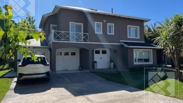 Casa en La Comarca, sobre Ruta 7, Centenario
