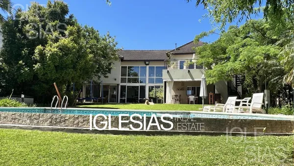 Casa en Casa en venta al lago en Los Castores