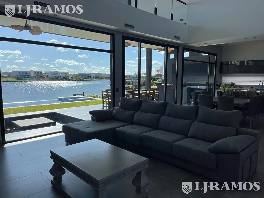 Casa en Puertos - Barrio Vistas