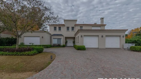 Casa en J. L. Palliere al 2300