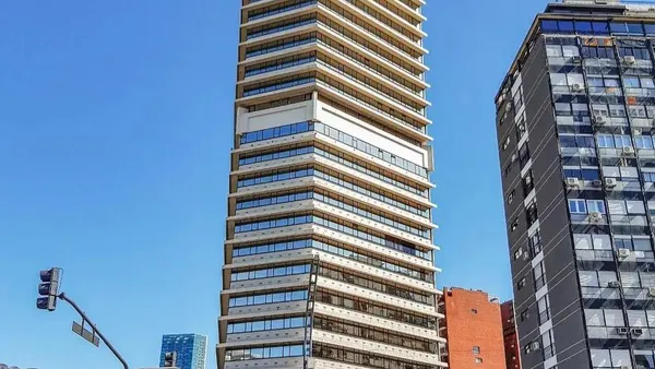 Oficina en Maipu al 1300