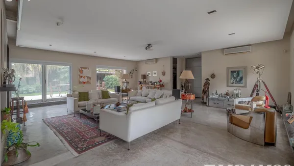 Casa en Marconi al 3900