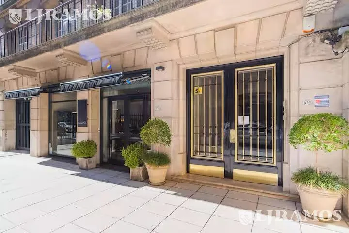 Departamento en Av. Alvear y Av. Callao