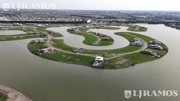 Terreno en Los Puentes al lago central NE