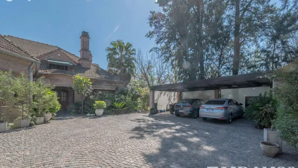 Casa en Tomkinson al 3700