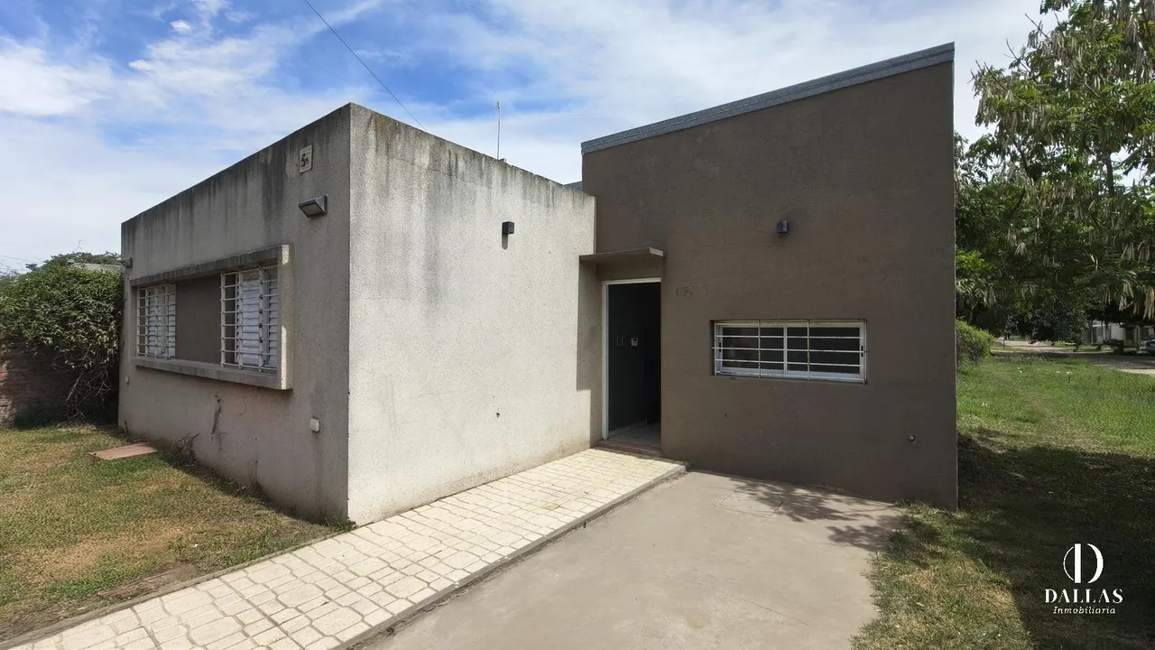 Casa en Casa de 2 dormitorios en Villa Adelina Gran Terreno- Santo Tomé -
