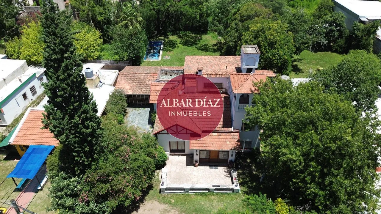 Casa en AV RAFAEL NUÑEZ al 5900