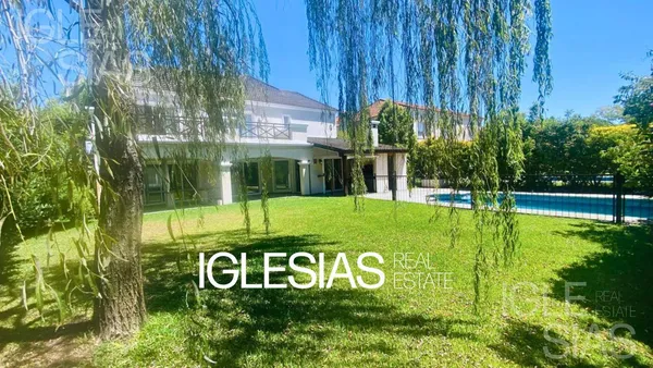 Casa en Av. de Los Lagos al 4800