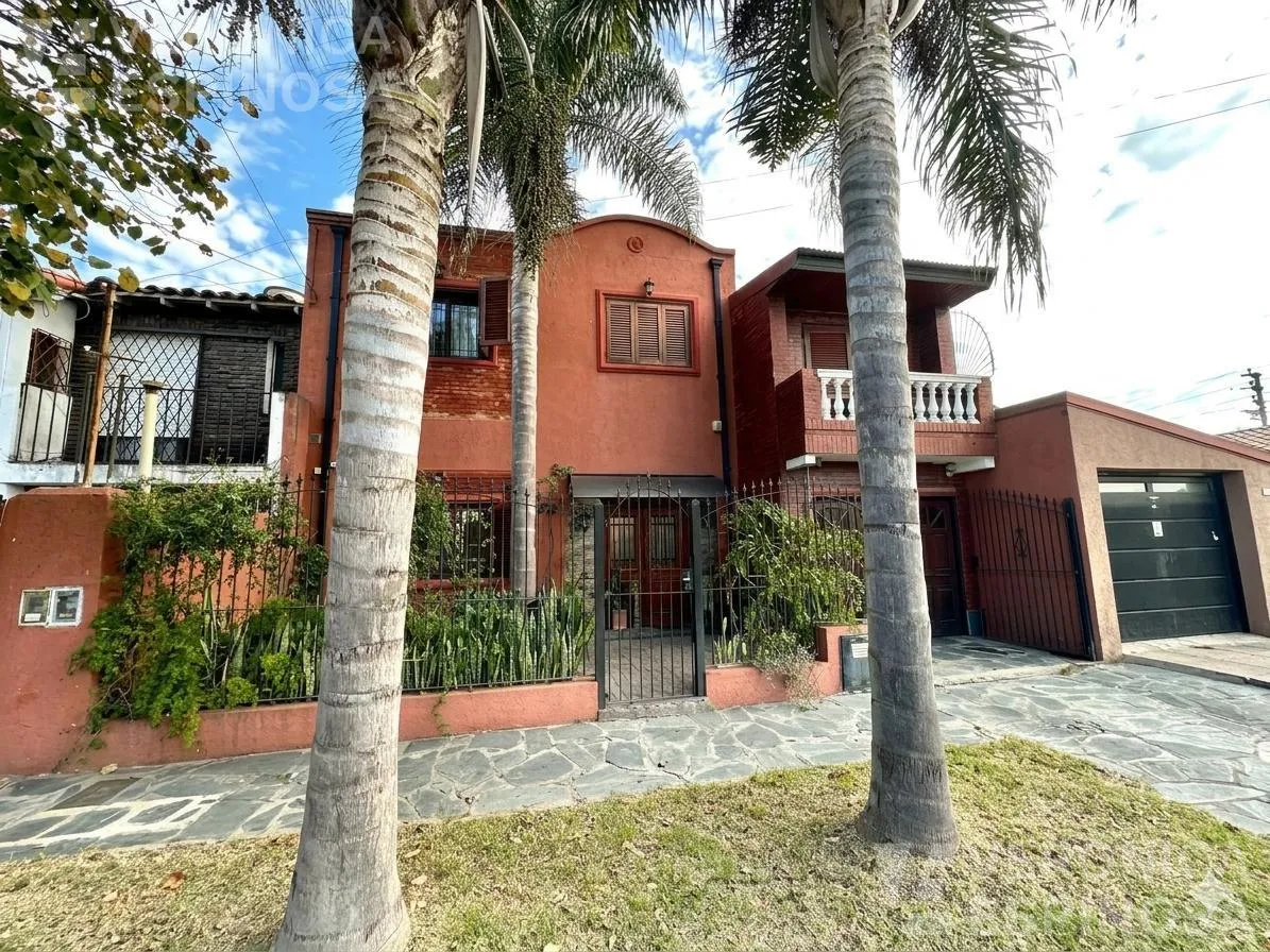 Casa en Parana al 900