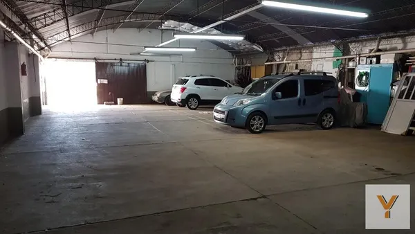 Cochera en Rawson e/ Tres Arroyos y Bordabehere