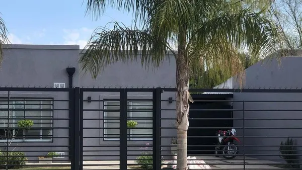 Casa en Pringles e/ Rodriguez y Santa María de Oro