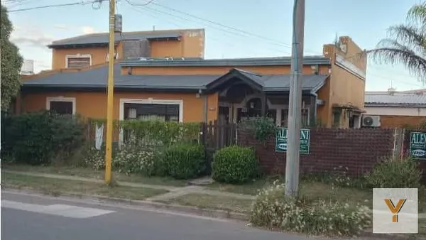 Casa en Cangallo y Velez Sarfield