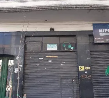 Local Comercial en Lavalle e/ Junín y Presidente José Evaristo Uriburu