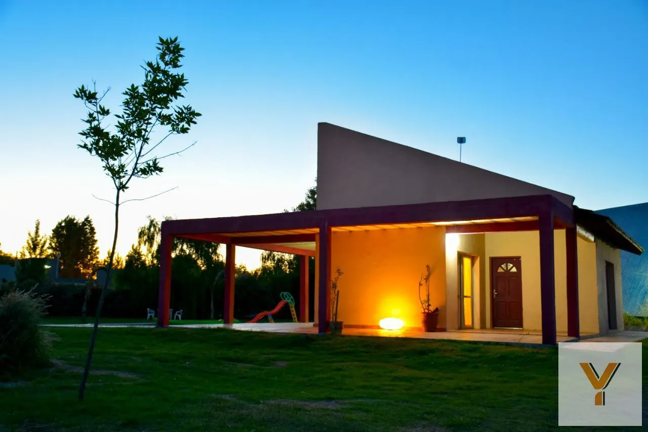 Casa en Pueyrredón e/ Vicente Bahía y Dr. Daniel Márquez