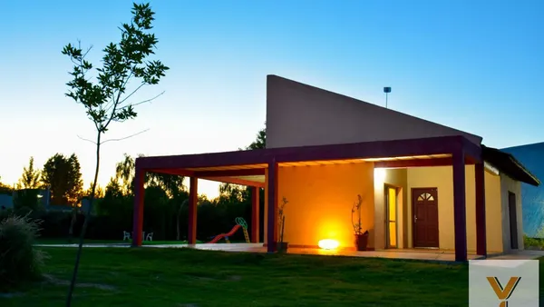 Casa en Pueyrredón e/ Vicente Bahía y Dr. Daniel Márquez