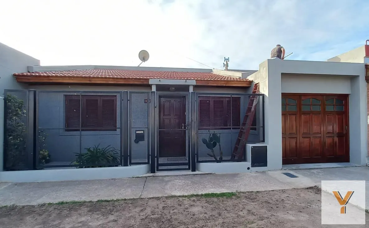 Casa en Lucio Mansilla y Gardes
