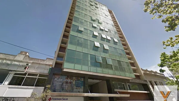 Oficina en 12 e/ 47 y 48