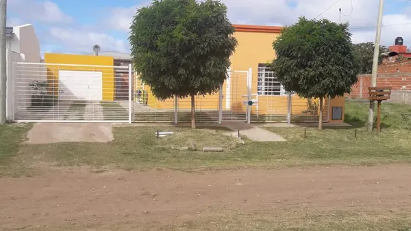 Casa en 100bis y 87bis
