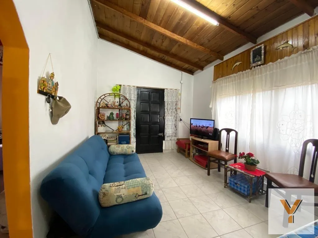 Casa en 64 e/ 1 y 2