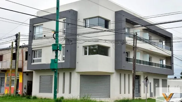 Local Comercial en 42 y 137