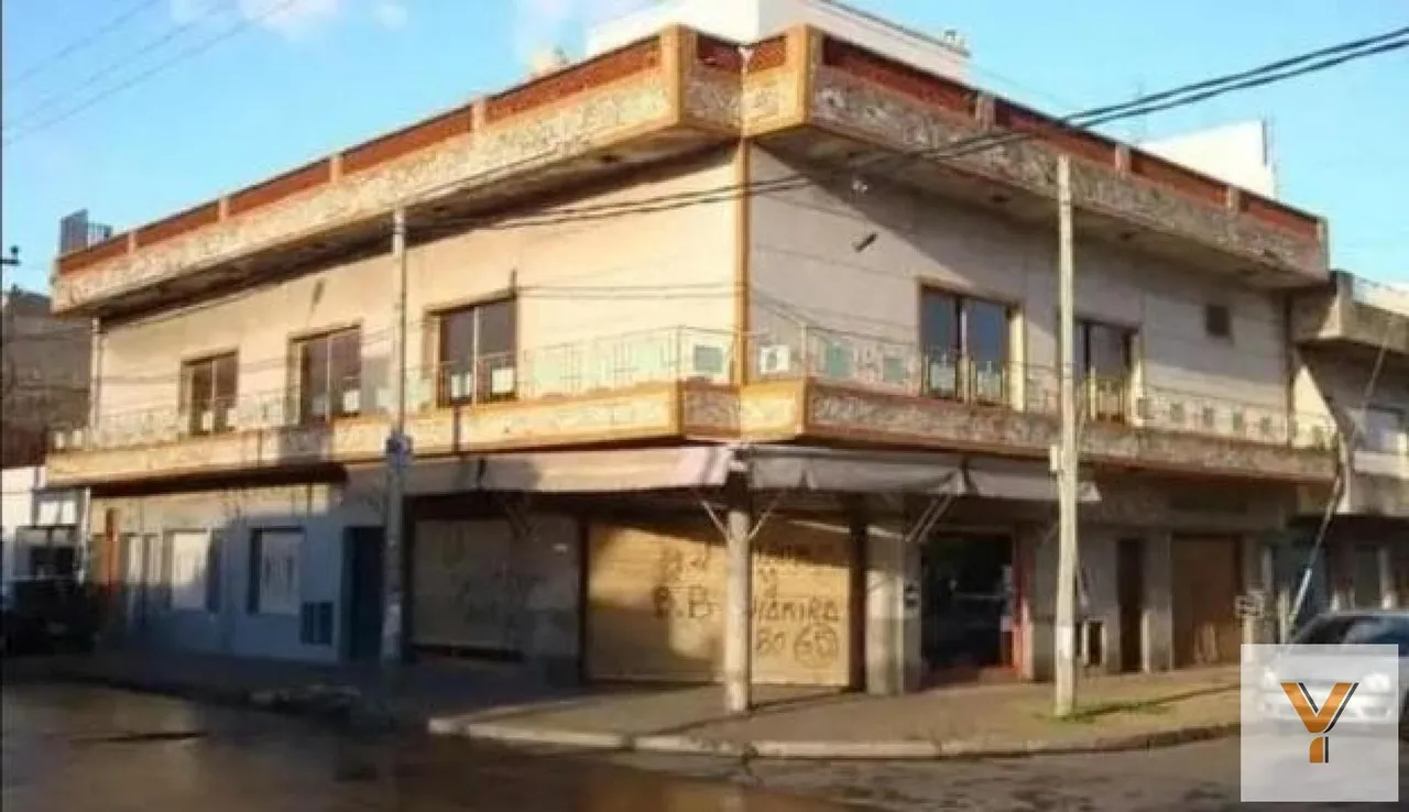 Edificio en Avenida Lisandro de la Torre y Palmar