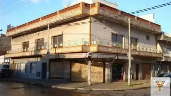 Edificio en Avenida Lisandro de la Torre y Palmar