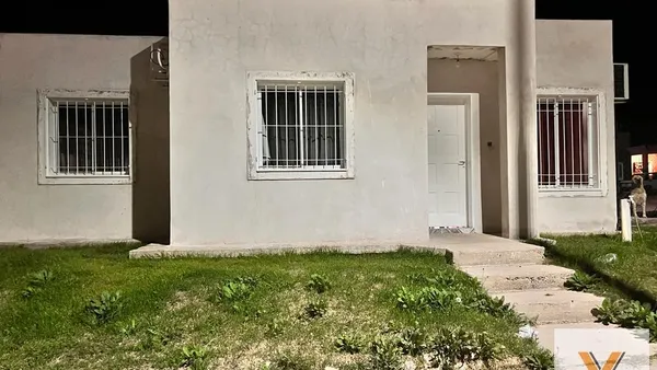 Casa en Barrio 100 Viviendas